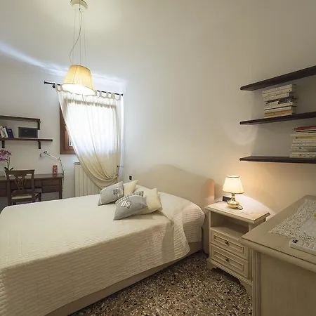 Romantic Lagoon - Canal View Апартаменты *