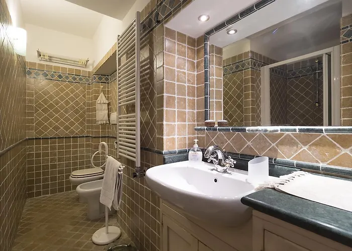 Romantic Lagoon - Canal View