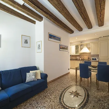 Romantic Lagoon - Canal View Apartment *